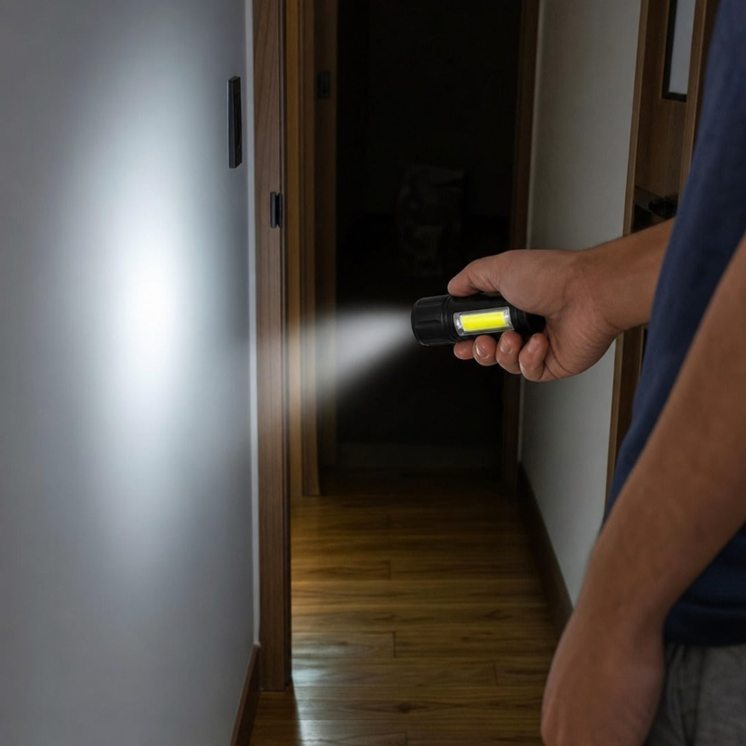 Linterna Led Recargable USB con Zoom